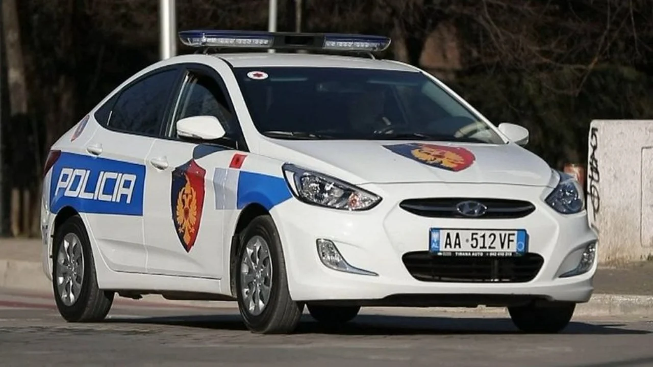 Mashtroi emigrantin shqiptar në Greqi se do e pajiste me letra dhe i mori para, e pëson keq 48-vjeçarja në Vlorë