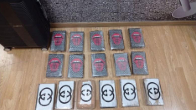 17 kg kokainë nga Brazili, arrestohet i riu nga Konispoli pranë aeroportit të Athinës, të dyshuarit dhe rolet e tyre