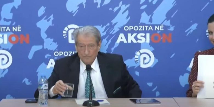 Pasi i dështoi skema për bojkot të mësimit, Berisha vijon me qëndrimet qesharake: Fëmijët të protestojnë për mbylljen e TikTok