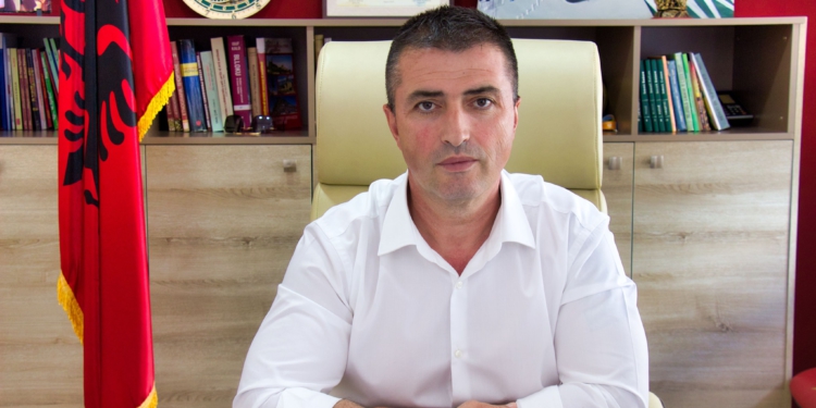 Zgjedhjet/ Tërmet Peci jep dorëheqjen si kryebashkiak për të kandiduar për deputet