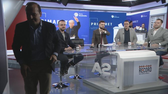VIDEO / “Do bëni një p**dhë të madhe”, gazetarët ‘gozhdojnë’ demokratin, ai braktis studion LIVE