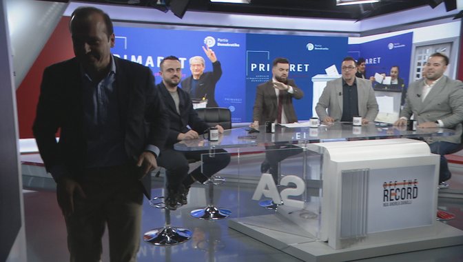 VIDEO / “Do bëni një p**dhë të madhe”, gazetarët ‘gozhdojnë’ demokratin, ai braktis studion LIVE