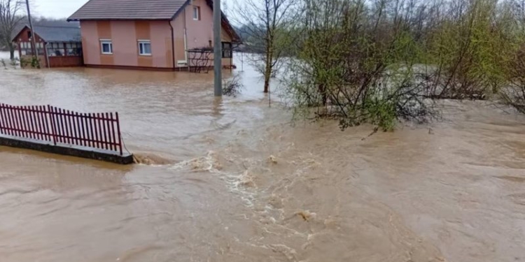 Përmbytje masive në Bosnje, shpallet gjendja e jashtëzakonshme