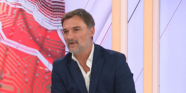 “Betejat me Berishën në politikë, jo gjyqeve”, Alibeaj i përgjigjet Bashës: S’të jam lutur për koalicion
