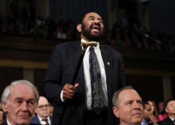 “Ti nuk ke mandat popullor”, tensione gjatë fjalimit të Trump, nxirret nga salla kongresmeni demokrat