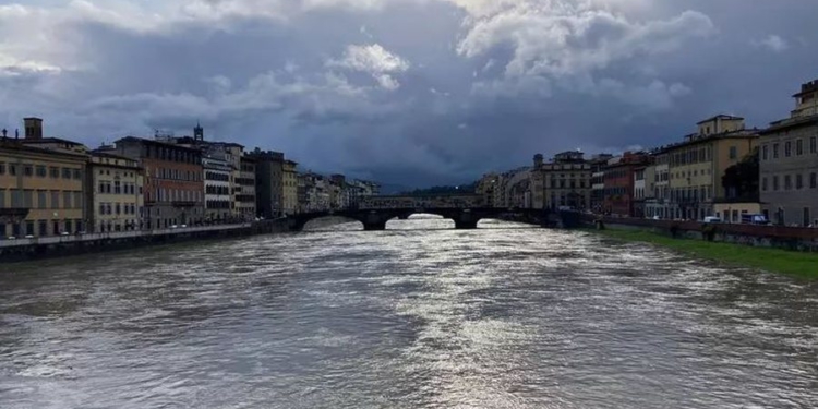Moti i keq në Itali, rriten nivelet e lumenjve, mbyllen shkollat në Bolonja dhe Firence