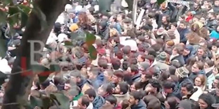 Arrestimi i kryebashkiakut Imamoglu, shpërthejnë protestat e dhunshme në Stamboll