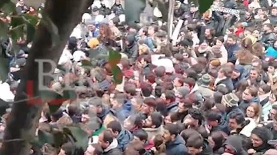 Arrestimi i kryebashkiakut Imamoglu, shpërthejnë protestat e dhunshme në Stamboll