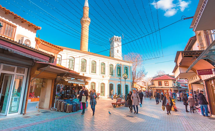 Mediat greke japin alarmin: Turqit po na kolonizojnë! Po blejnë pronat në Traki dhe ishuj…