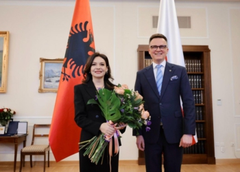 Spiropali takon homologun polak: Brenda vitit hapim 23 kapituj për integrimin në BE