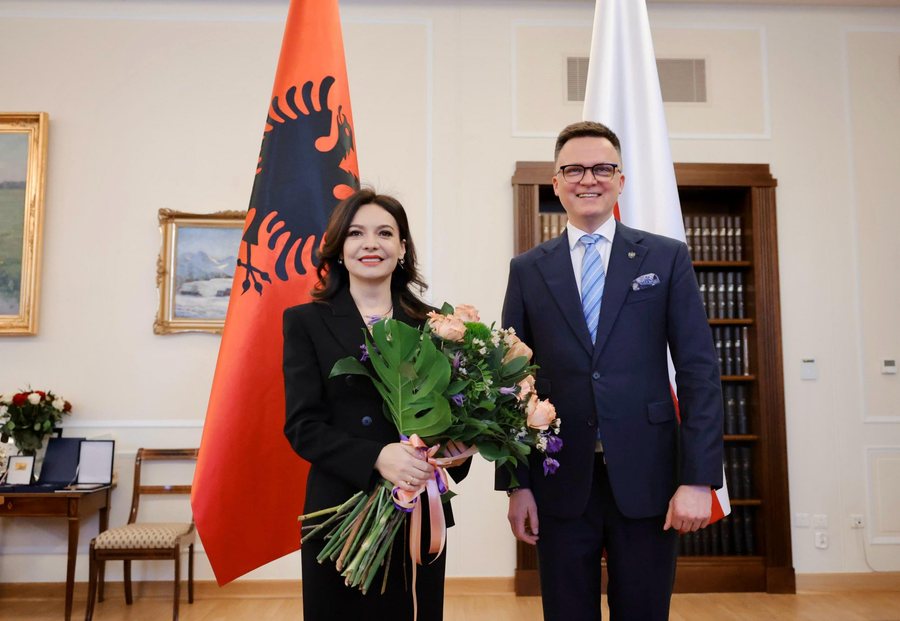 Spiropali takon homologun polak: Brenda vitit hapim 23 kapituj për integrimin në BE