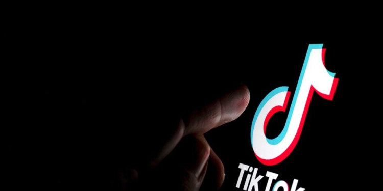Sfida në Tik-Tok, një vajzë 7-vjeçare bie në koma