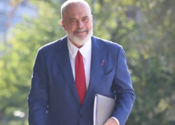 6 orë në Pallatin e Brigadave/ Mbaron mbledhja maratonë, çfarë ndodhi në takimin e Ramës me ministrat dhe drejtuesit e qarqeve