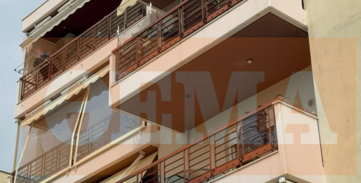 E rëndë në Greqi/ 53-vjeçari shqiptar vret gruan me thikë, hidhet dhe vetë nga ballkoni