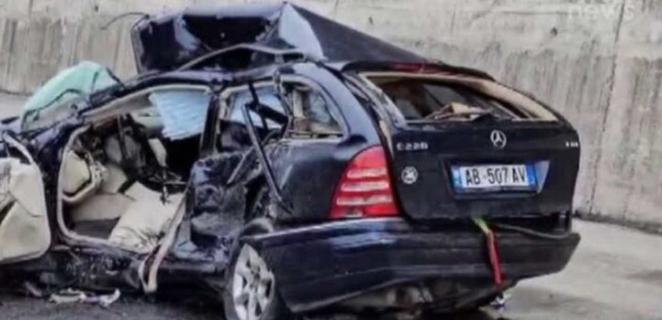 Publikohen fotot e nënë e bir që humbën jetën në aksidentin e Peqinit