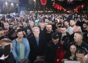 “PD po humb energji kot para zgjedhjeve”, gazetari ironi me protestën e djeshme: Autodisfatizëm! mediat nuk patën nevojë as të ngrinin dronët