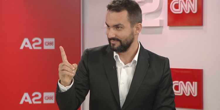 Lapaj flet sërish për babain në listën e Beratit: Listat e mbyllura do t’i hedhim në kosh