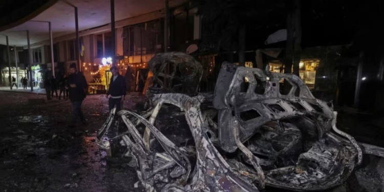 Rusia shton sulmet ndaj Ukrainës, Zelensky i kërkon perëndimit: Duhet një reagim i fortë