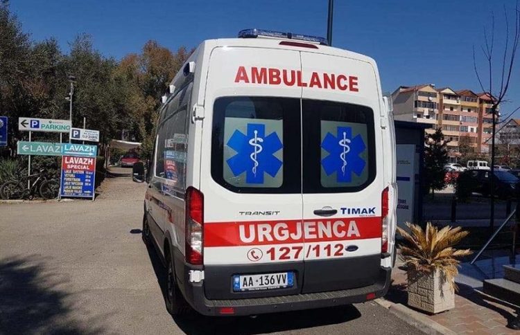 Sherr mes adoleshentësh në Sarandë, plagoset me 3 thika 17-vjeçari! Autori përfundon në polici