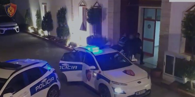 Shfytëzonte të miturit për të vjedhur monopatina dhe biçikleta, ndalohet 37-vjeçari në Tiranë