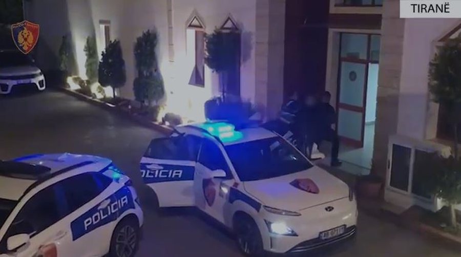 Shfytëzonte të miturit për të vjedhur monopatina dhe biçikleta, ndalohet 37-vjeçari në Tiranë