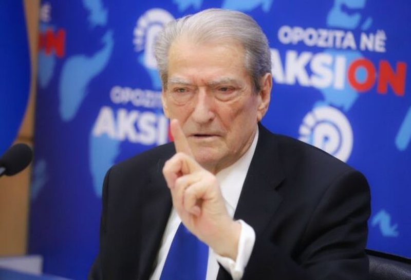 Berisha nxin Shqipërinë në median greke: Nuk plotësojmë asnjë kriter për në BE, Rama e sajoi çështjen ‘Beleri’