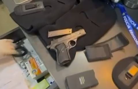 Tiranë/ Kishte kthyer lokalin në bazë droge dhe armësh, shpallet në kërkim pronari, arrestohet bashkëpunëtori i tij