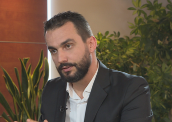 Adriatik Lapaj shpjegon pse vendosi babanë të parin në listën e mbyllur të Beratit
