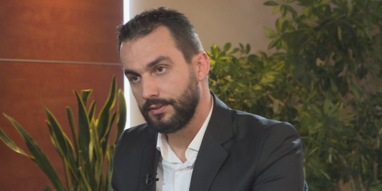 Adriatik Lapaj shpjegon pse vendosi babanë të parin në listën e mbyllur të Beratit