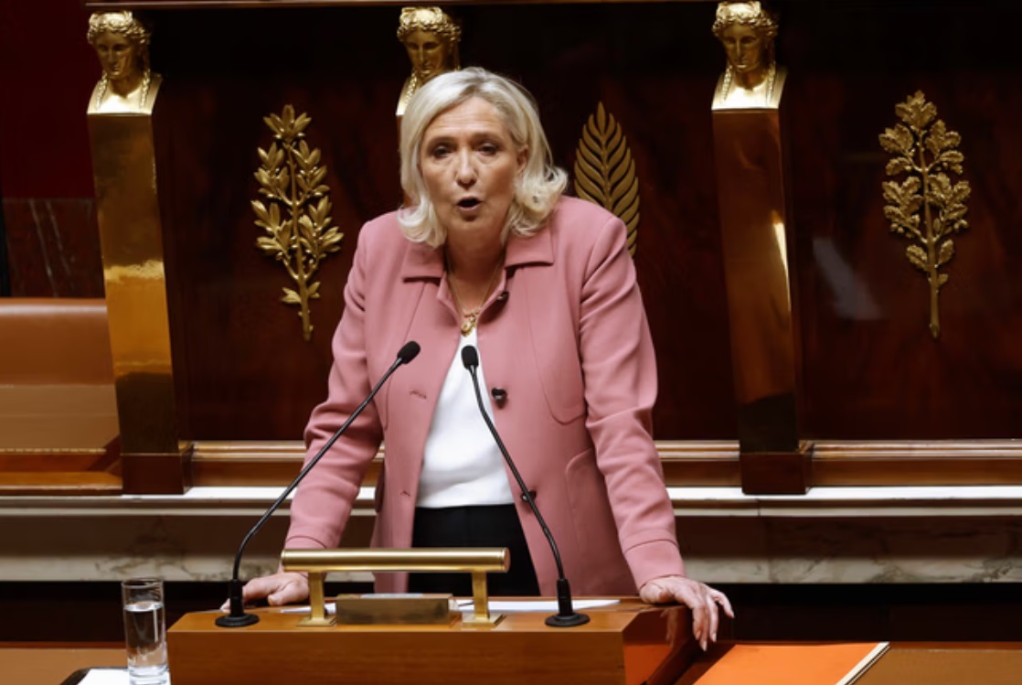 Le Pen ndryshon qëndrim, kritikon Trump për ndërprerjen e ndihmës ndaj Ukrainës