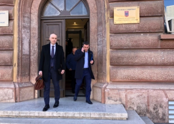 Dumani kërkoi shkarkimin e prokurorit Shehaj, qytetari bërtet në seancë: Më shkatërroi jetën!