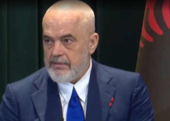 Specialja nuk lejon Hashim Thaçin të marrë pjesë në varrimin e të atit/ Rama: Gjykatë e turpshme