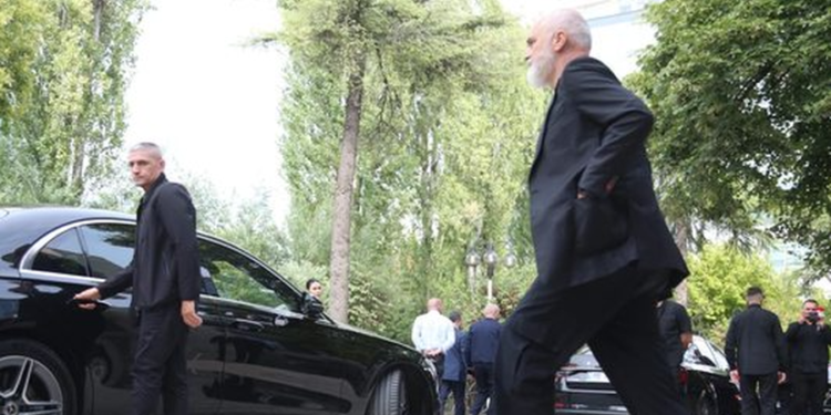 Zgjedhjet/ Socialistët i japin rëndësinë e duhur diasporës, Rama dhe drejtuesit politikë përqendrojnë fushatën në Itali dhe Greqi! Vendoset slogani?!