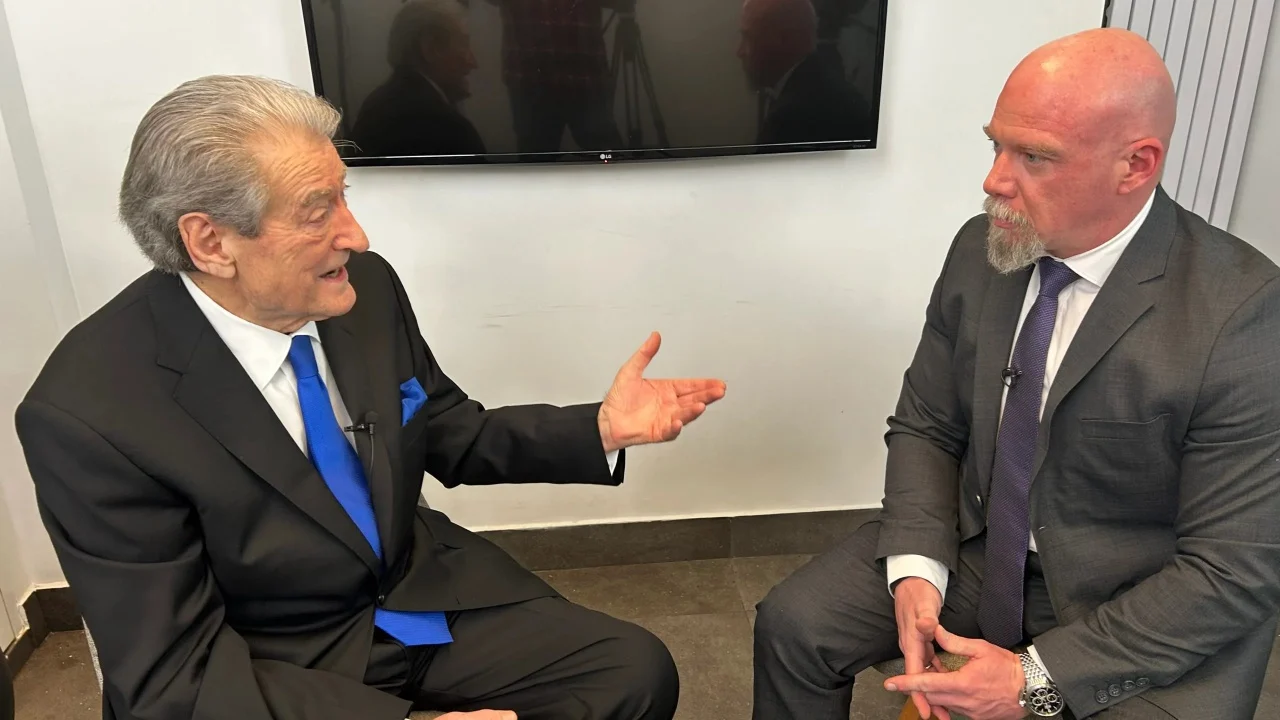 Berisha ‘qetëson’ Athinën: Kur të fitoj, marrëdhëniet me Turqinë s’do jenë si ato Rama-Erdogan