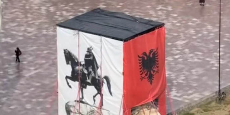 “Po formulohen mallkime për tradhti kombëtare”, Rama zbulon arsyen e mbulimit të monumentit të Skënderbeut në Tiranë
