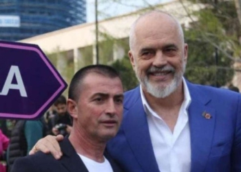 Tërmet Peçi u dorëhoq për t’u bërë deputet, emërohet kryetarja e bashkisë Tepelenë