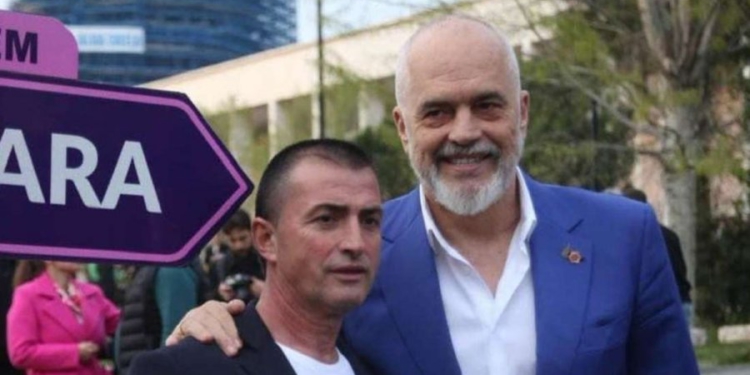 Tërmet Peçi u dorëhoq për t’u bërë deputet, emërohet kryetarja e bashkisë Tepelenë