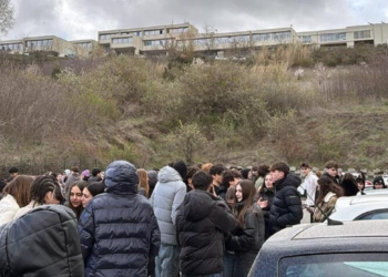 Tërmet në Itali, njerëzit dalin në rrugë. Pezullohet mësimi në shkolla