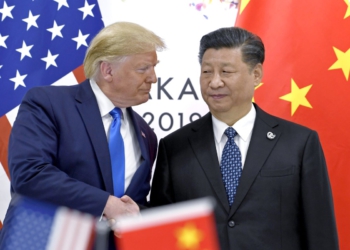 “E flaku si një leckë”, Kina përshëndet vendimin e Trump për Zërin e Amerikës