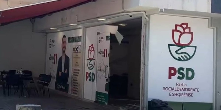 Çfarë ndodhi te zyra e PSD? Pas sherrit në rrugë, babë e bir të armatosur ‘bastisin’ zonën
