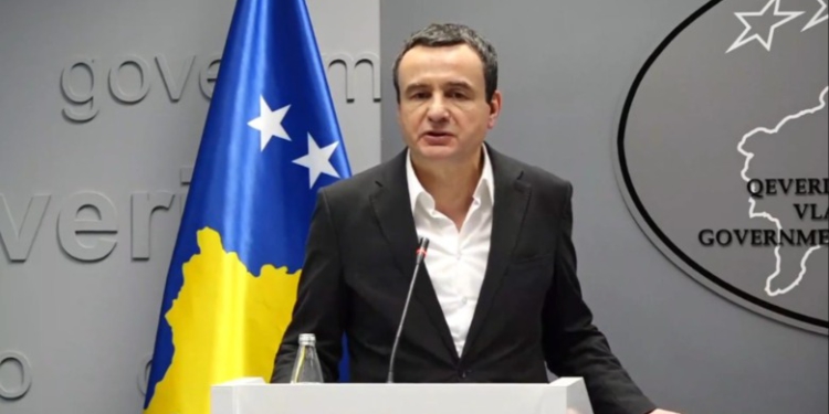 Gafat e Kurtit: Nga ekuacioni i zgjidhur gabim në klasë, te grackat e komedianëve rusë