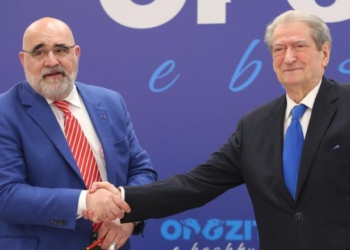 “Trump e hoqi për abuzim”, Demaliaj:  LaCivita nuk ka fuqi t’i heqë non gratën Berishës e as ta sjellë në pushtet