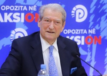 “Minimum jetik 200 euro dhe kartë konsumatori”, Berisha hap thesin e premtimeve: Si dhe sa do rriten pensionet