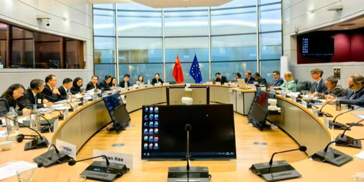 Kina dhe BE diskutojnë politikën ekonomike dhe bashkëpunimin gjatë dialogut financiar