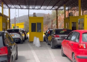 Futën një kamion me mallra ushqimore nga Greqia me dokumente false, 6 zyrtarë të doganës Kapshticë në hetim! Mes tyre edhe drejtori i Përgjithshëm i Hetimit Doganor