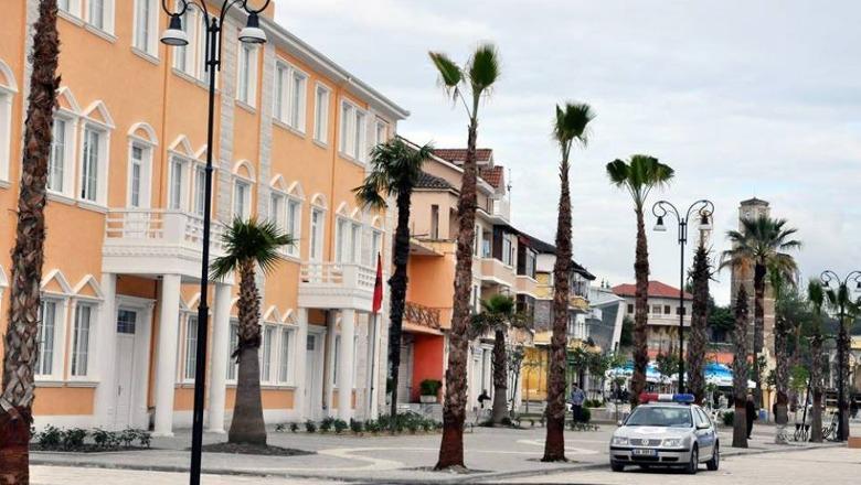 Dhunohen dhe kërcënohen dy punonjës të Bashkisë Kavajë, në kërkim 5 persona