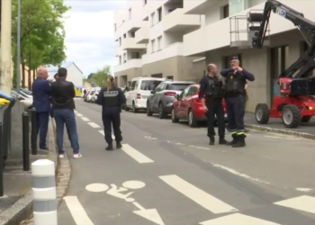 Sulm me thikë në shkollën franceze, një i vrarë dhe tre të plagosur