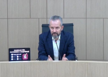 “Diaspora”/ Celibashi: Kanë ardhur mbi 70 mijë vota, 30 mijë zarfe s’janë dërguar ende! Kompania postare s’ka marrë pagesë, kontrata publike pas procesit 