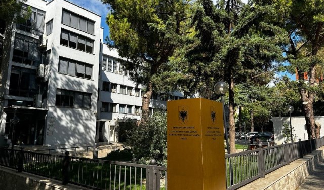 Djali i dënuar për trafik personash, sekuestrohen pasuritë e pajustifikuara të babait