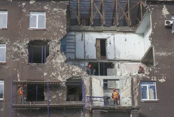 Plani B i Rusisë, ushtarët e Putin po “zaptojnë” mijëra shtëpi në zonat e pushtuara
